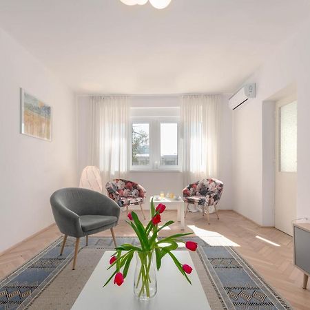 Apartment Tana Pula Exterior photo